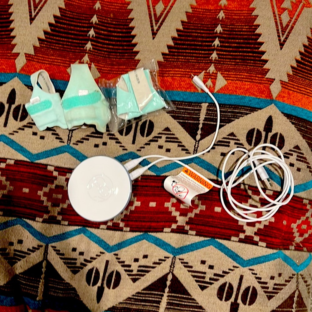 Owlet sock/monitor with all accessories